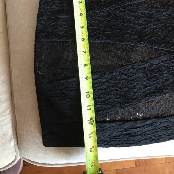 Forever 21 bandage style sequin mini skirt. - Picture 4 of 9